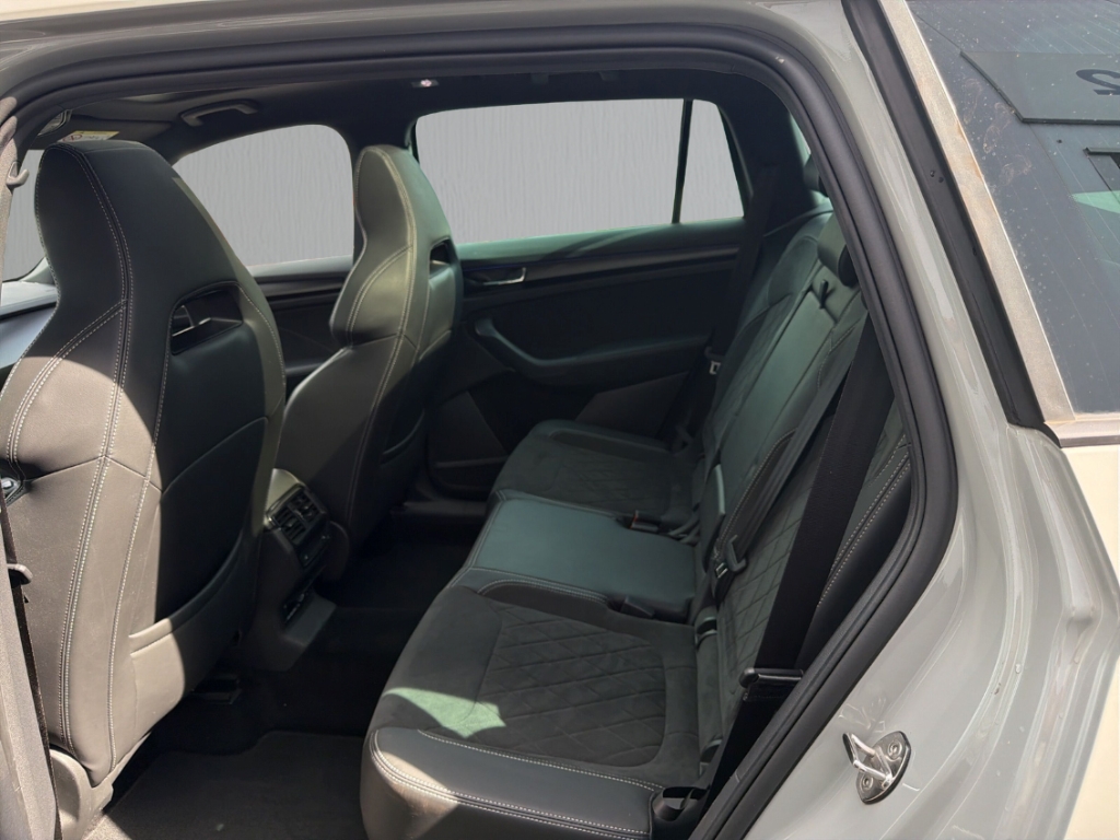Fahrzeugabbildung SKODA Kodiaq TDI DSG Sportline AHK Matrix Pano Kamera