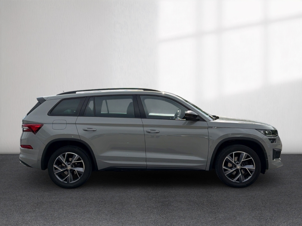 Fahrzeugabbildung SKODA Kodiaq TDI DSG Sportline AHK Matrix Pano Kamera