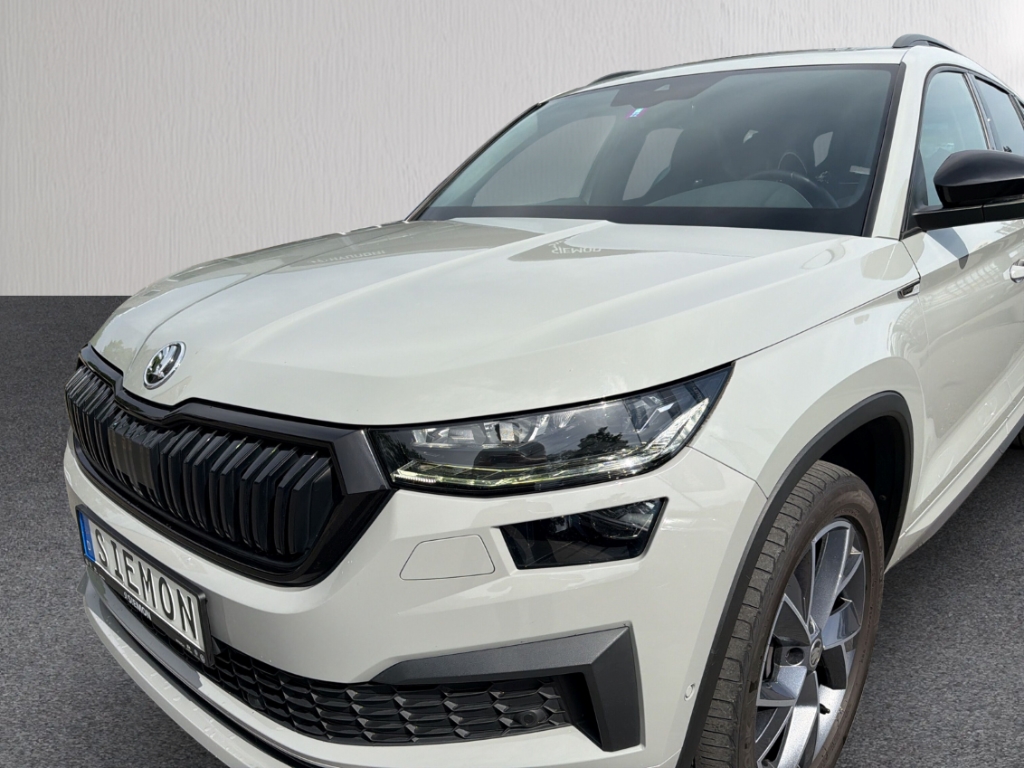 Fahrzeugabbildung SKODA Kodiaq TDI DSG Sportline AHK Matrix Pano Kamera