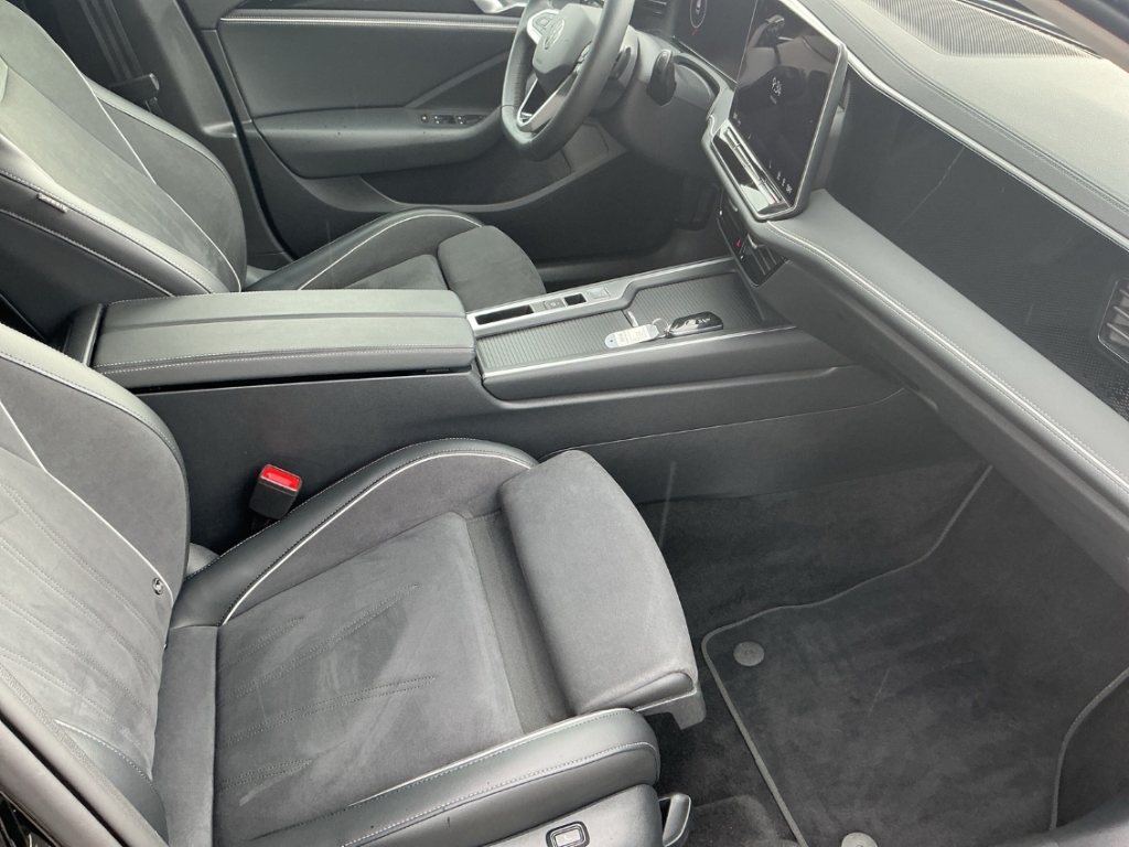 Fahrzeugabbildung Volkswagen Passat 2.0 TDI DSG Business ACC RFK Navi SHZ LHZ