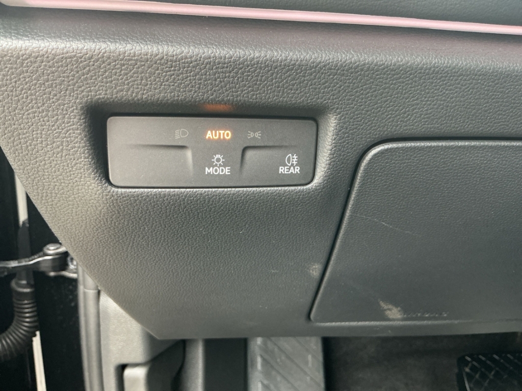 Fahrzeugabbildung Volkswagen Passat 2.0 TDI DSG Business ACC RFK Navi SHZ LHZ