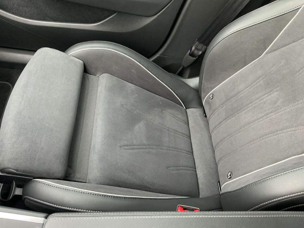 Fahrzeugabbildung Volkswagen Passat 2.0 TDI DSG Business ACC RFK Navi SHZ LHZ