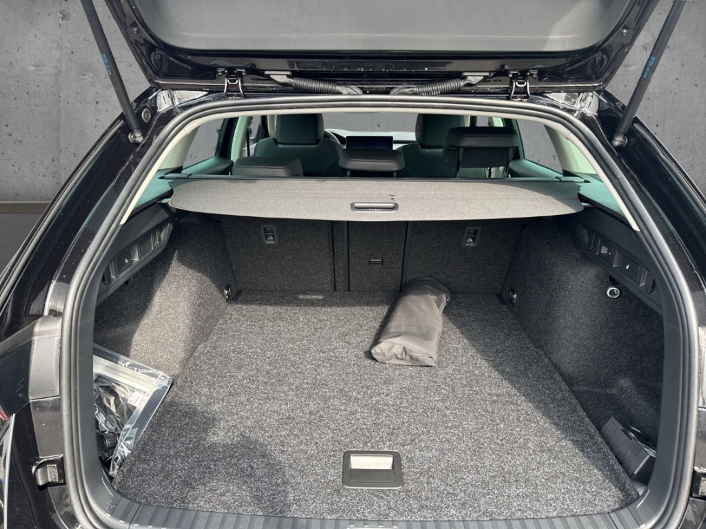 Fahrzeugabbildung SKODA Octavia Combi 2.0 TDI DSG SELECTION LED AHK