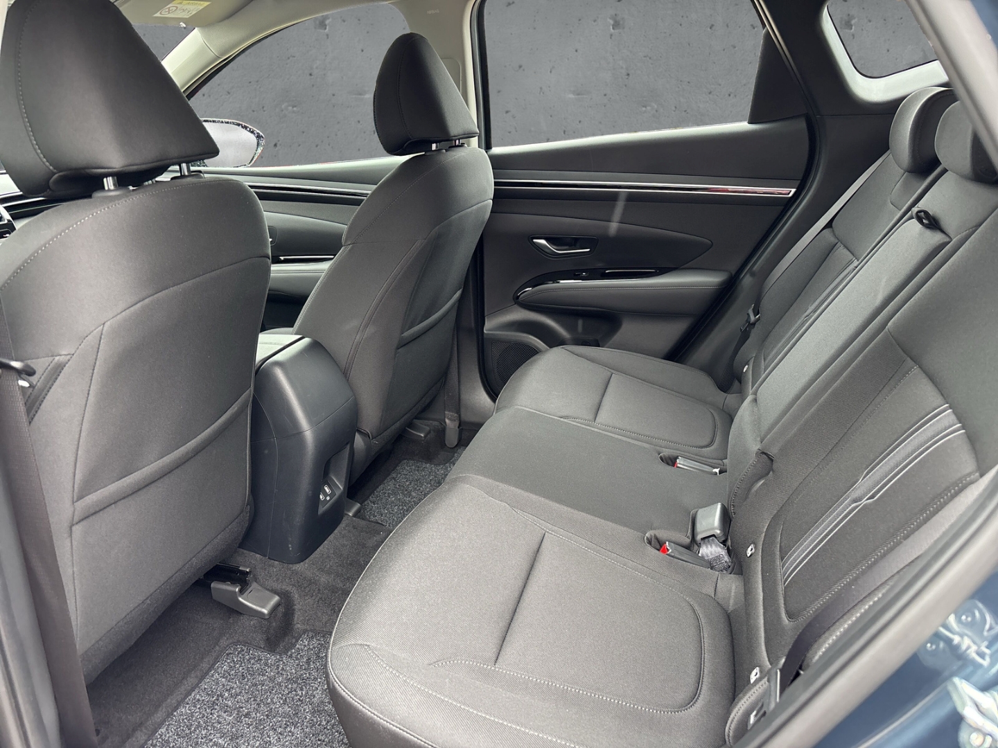 Fahrzeugabbildung Hyundai TUCSON 1.6 T-GDI Select Mild-Hybrid NAVI SHZ ACC LED RFK