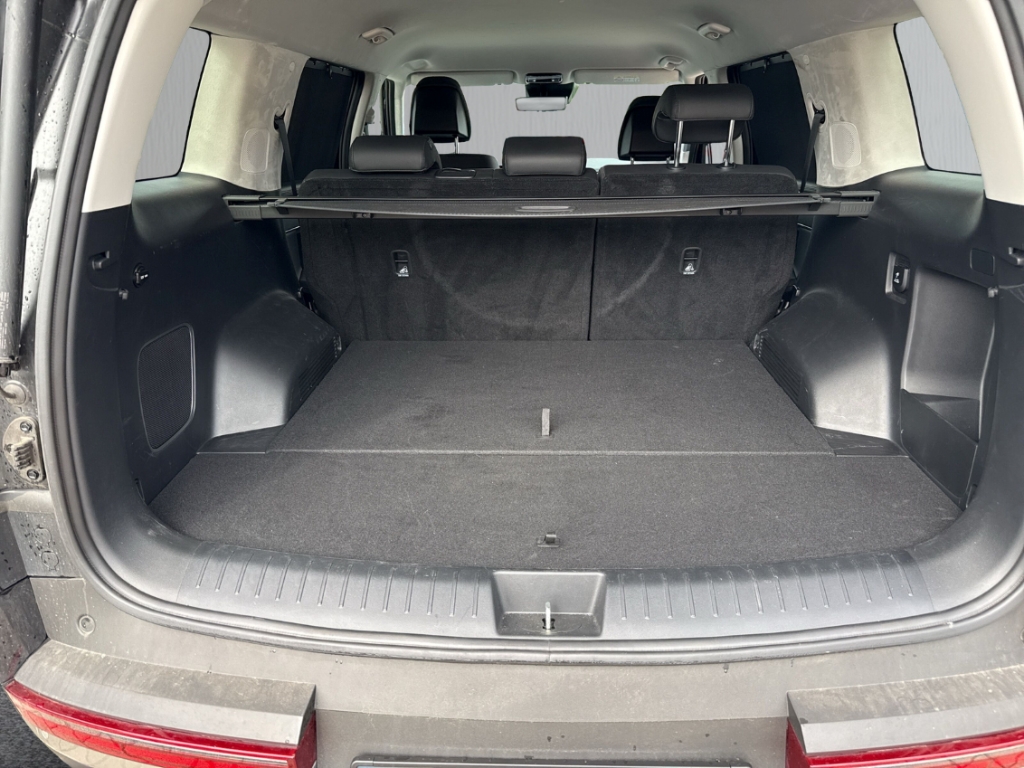 Fahrzeugabbildung Hyundai SANTA FE PHEV MY25 1.6 AT 4WD Signature Komf.P Tech.P AHK 5-Sitz Navi Leder Digi Cockpit