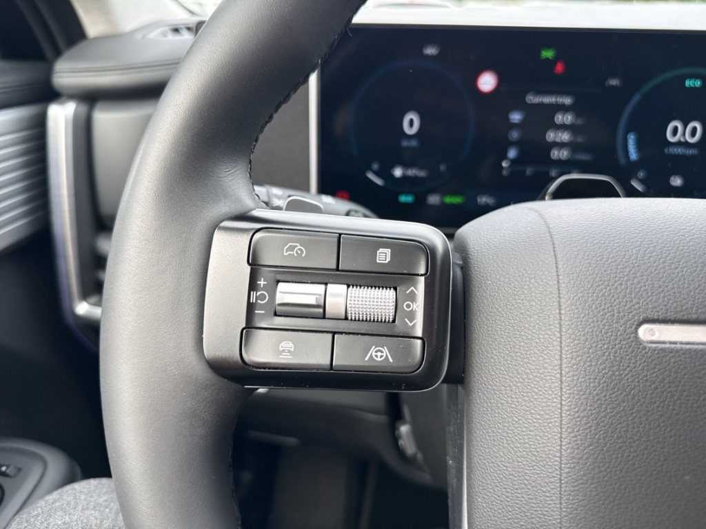 Fahrzeugabbildung Hyundai SANTA FE PHEV MY25 1.6 AT 4WD Signature Komf.P Tech.P AHK 5-Sitz Navi Leder Digi Cockpit