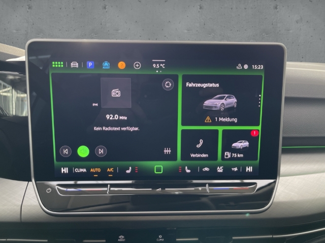 Fahrzeugabbildung Volkswagen Golf 1.5 eTSI DSG Life Klimaauto3Zonen Kam Li+Si