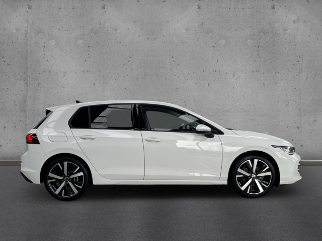 Fahrzeugabbildung Volkswagen Golf 1.5 eTSI DSG Life Klimaauto3Zonen Kam Li+Si