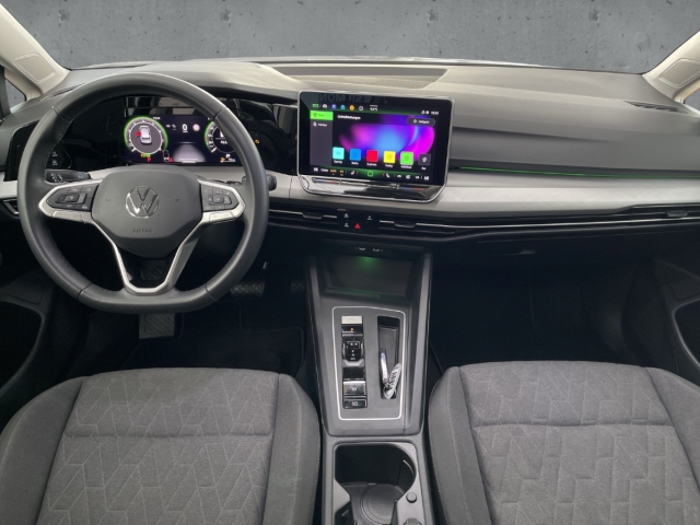Fahrzeugabbildung Volkswagen Golf 1.5 eTSI DSG Life Klimaauto3Zonen Kam Li+Si