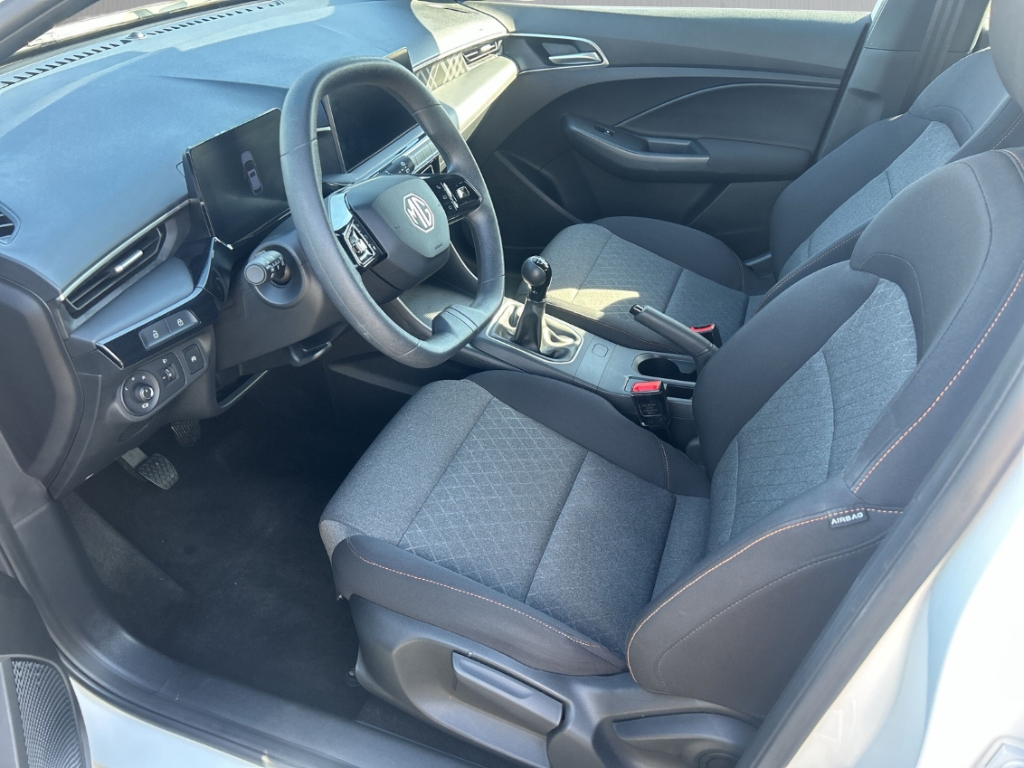 Fahrzeugabbildung MG MG3 1.5 T Standard Comfort LED PDCv+h LM16 Tempomat Privacy