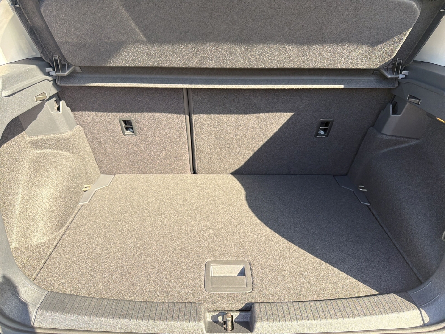 Fahrzeugabbildung Volkswagen T-Cross 1.0 TSI DSG Life LED IQ Drive SHZ RKam CarPlay