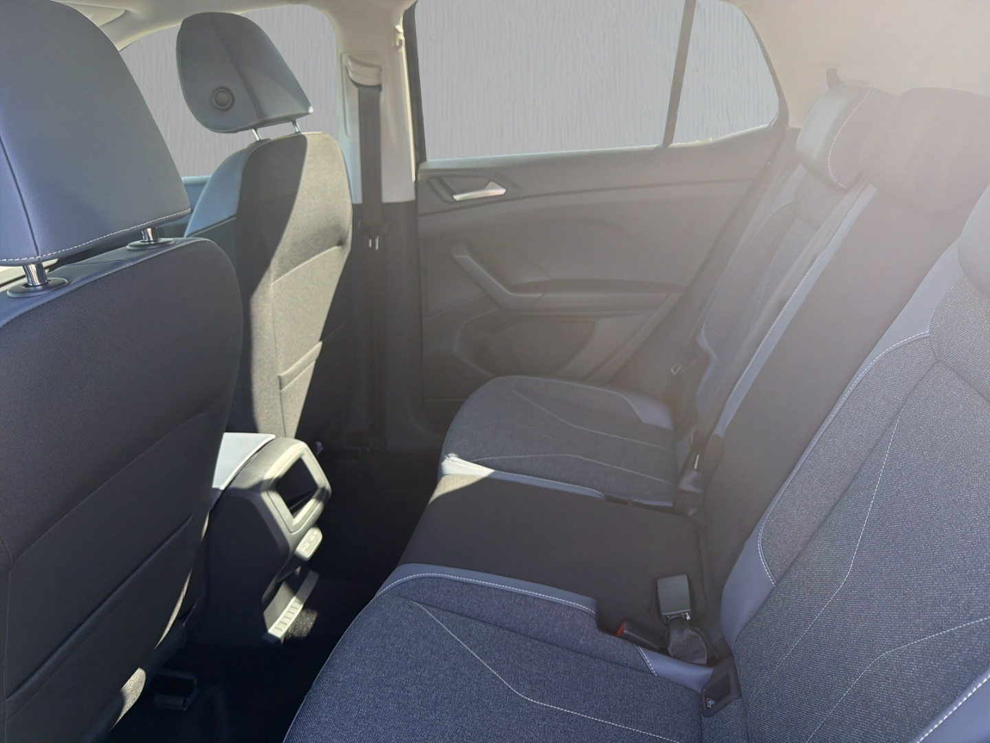 Fahrzeugabbildung Volkswagen T-Cross 1.0 TSI DSG Life LED IQ Drive SHZ RKam CarPlay