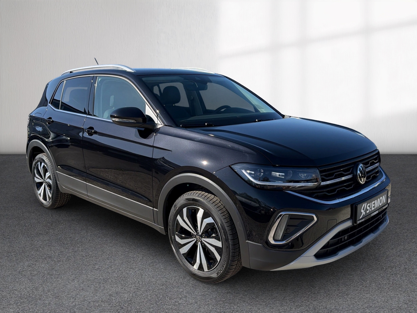 Fahrzeugabbildung Volkswagen T-Cross 1.0 TSI DSG Life LED IQ Drive SHZ RKam CarPlay