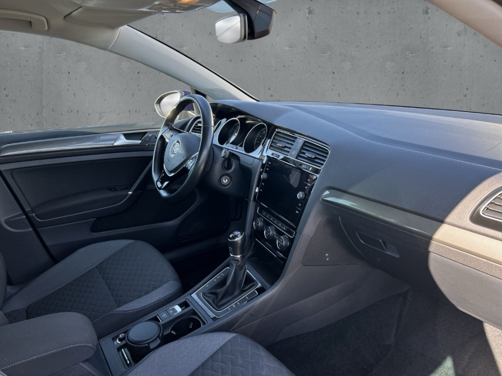 Fahrzeugabbildung Volkswagen Golf VII Variant 1.0 TSI Join Navi App-Connect Klimaauto PDC Allwetter