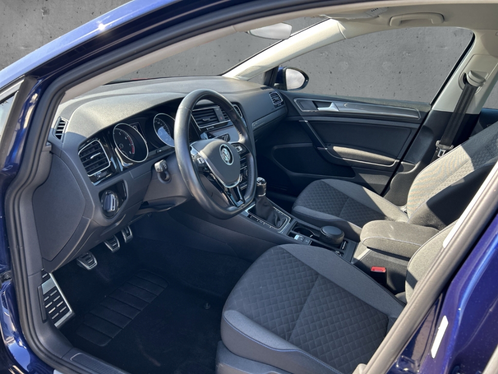 Fahrzeugabbildung Volkswagen Golf VII Variant 1.0 TSI Join Navi App-Connect Klimaauto PDC Allwetter