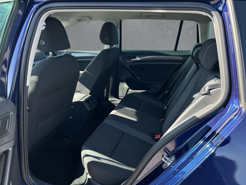 Fahrzeugabbildung Volkswagen Golf VII Variant 1.0 TSI Join Navi App-Connect Klimaauto PDC Allwetter