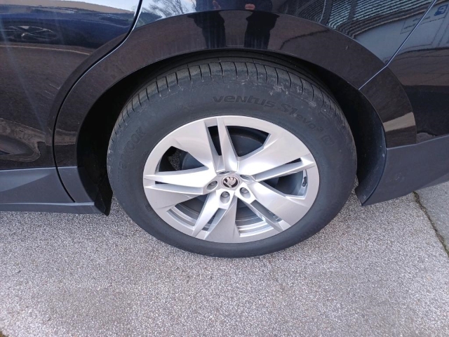 Fahrzeugabbildung SKODA Enyaq iV 50 Loft LED NAV PDC R-Kam ACC FrontAss