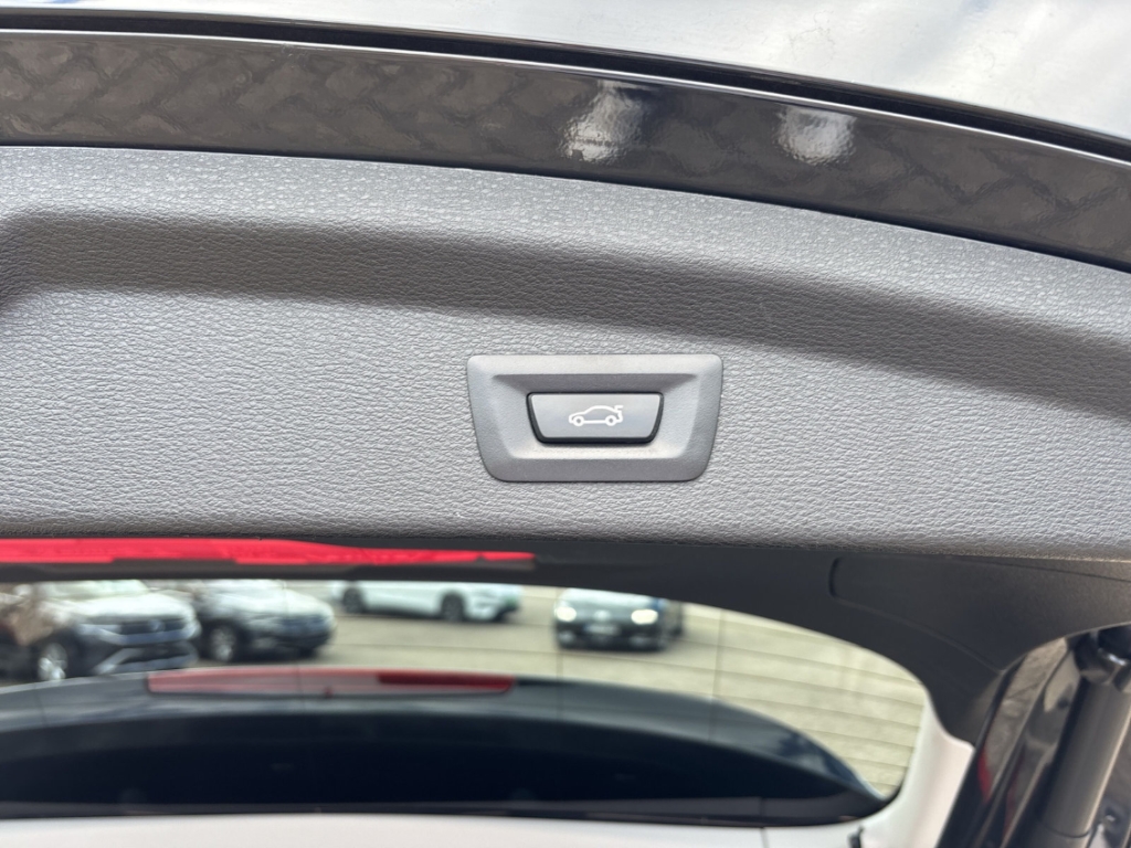 Fahrzeugabbildung BMW X2 18 i 18i sDrive Advantage LED PDC Navi Temp SHZ