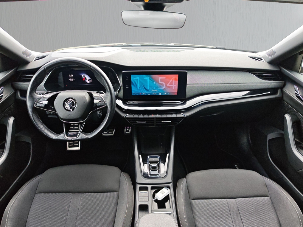 Fahrzeugabbildung SKODA Octavia Sportline Combi Style 1.5 eTSI SHZ LED