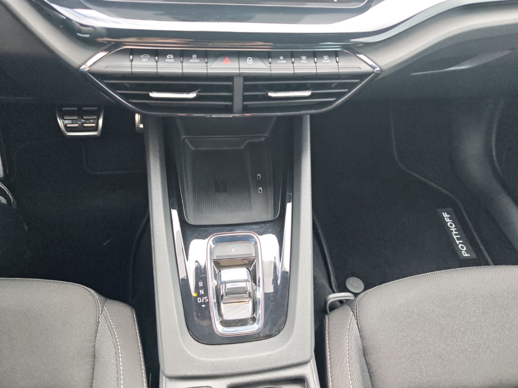 Fahrzeugabbildung SKODA Octavia Sportline Combi Style 1.5 eTSI SHZ LED