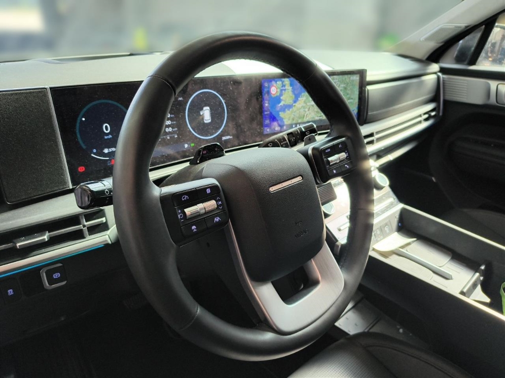 Fahrzeugabbildung Hyundai SANTA FE HEV MY25 1.6 AT 4WD Signature Komf Tech 5-Sitz Navi Leder Digitales Cockpit
