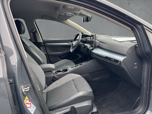 Fahrzeugabbildung Volkswagen Golf 1.5 eTSI DSG Goal AHK IQ.LIGHT ACC Navi Kam