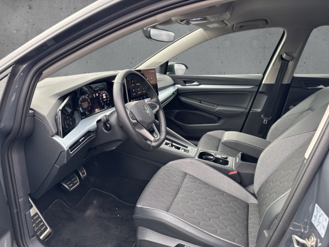 Fahrzeugabbildung Volkswagen Golf 1.5 eTSI DSG Goal AHK IQ.LIGHT ACC Navi Kam