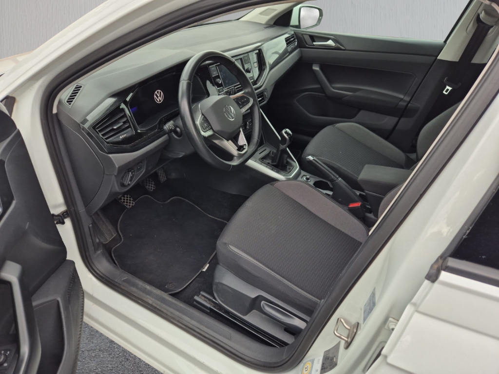 Fahrzeugabbildung Volkswagen Polo Life 1.0 TSI LED PDCv+h SHZ Temp Klima ACC