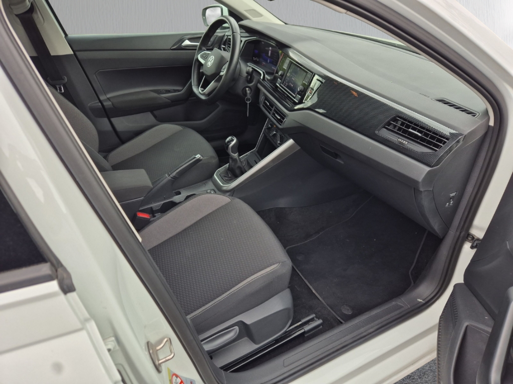 Fahrzeugabbildung Volkswagen Polo Life 1.0 TSI LED PDCv+h SHZ Temp Klima ACC