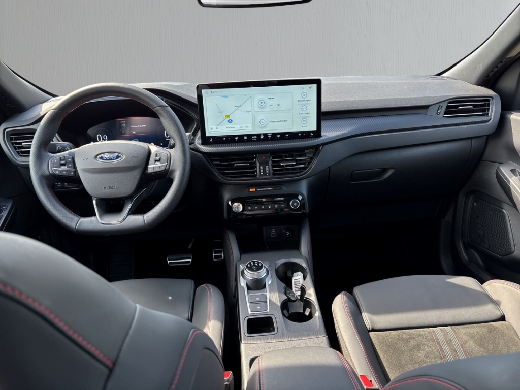Fahrzeugabbildung Ford Kuga 1.5EcoBoost Auto ST-LineX Matrix-LED Winter