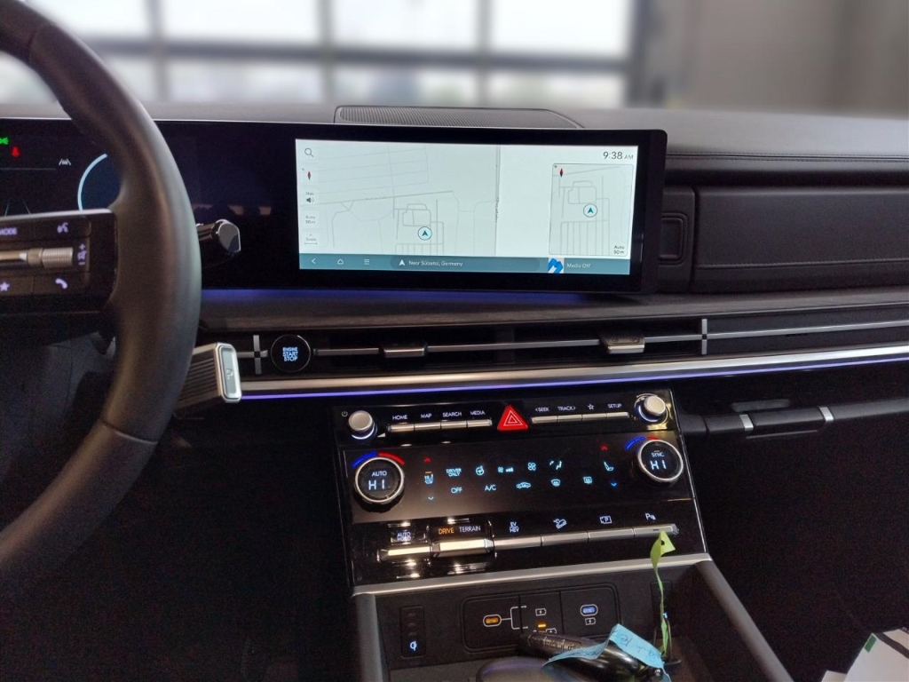Fahrzeugabbildung Hyundai SANTA FE PHEV MY25 1.6 AT 4WD Signature Komf.P Tech.P AHK 5-Sitz Navi Leder Digi Cockpit