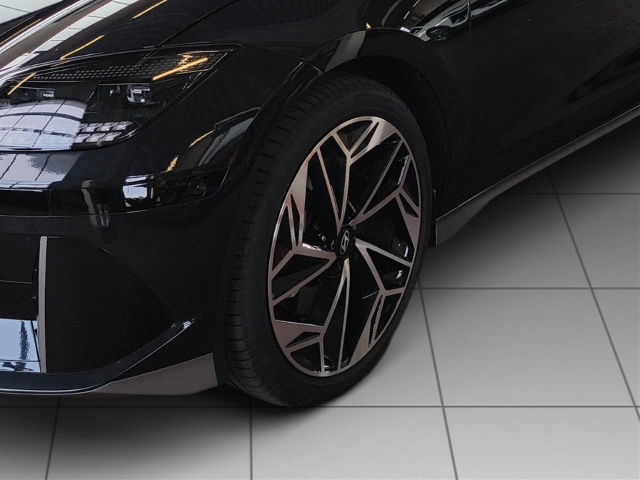 Fahrzeugabbildung Hyundai IONIQ 6 4WD 77,4kWh UNIQ Digi-Spiegel 20LM HUD Navi Digitales Cockpit Memory Sitze