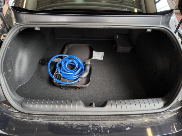 Fahrzeugabbildung Hyundai IONIQ 6 4WD 77,4kWh UNIQ Digi-Spiegel 20LM HUD Navi Digitales Cockpit Memory Sitze