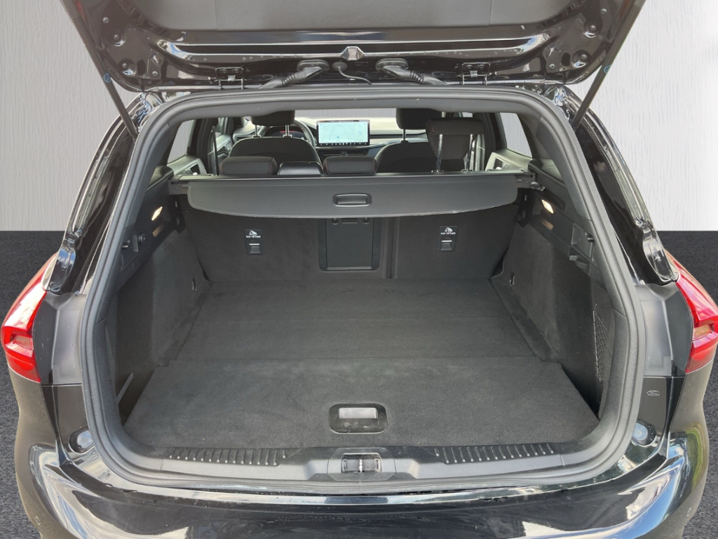 Fahrzeugabbildung Ford Focus Turnier 1.0 ST Line X AHK HUD ACC SHZ LHZ