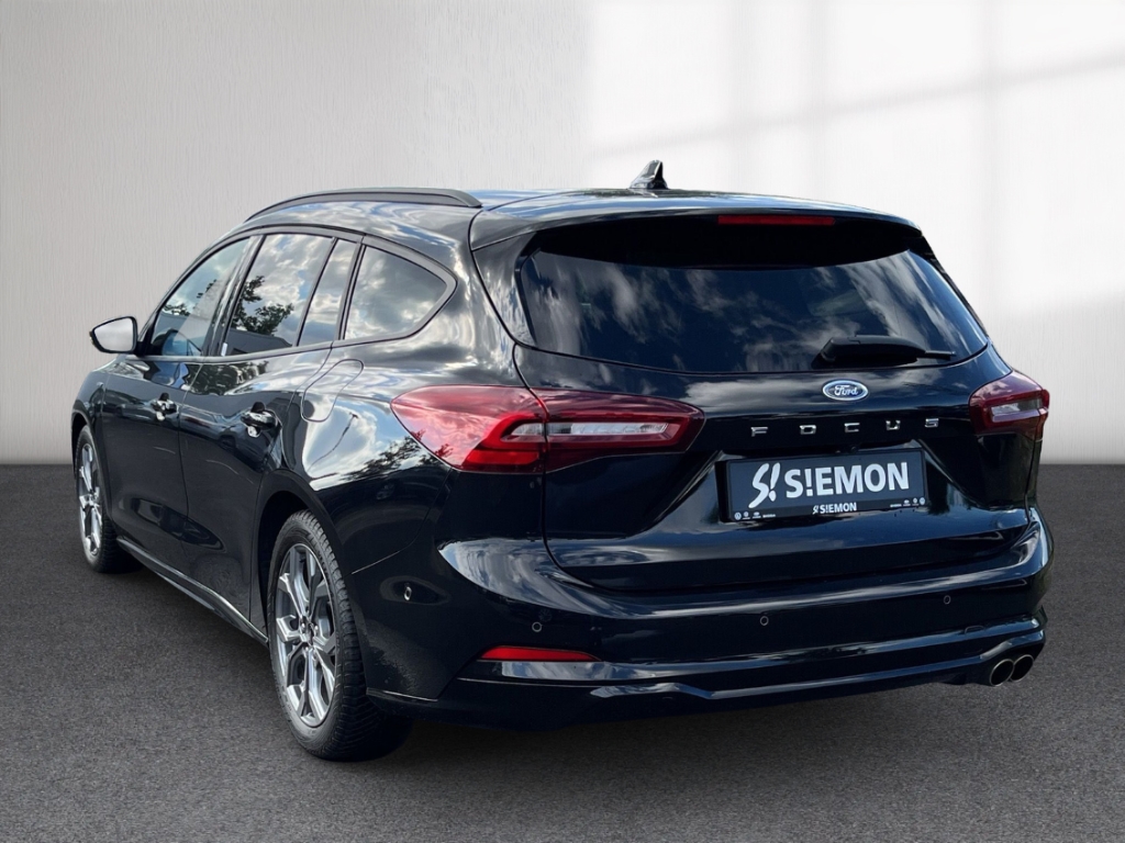 Fahrzeugabbildung Ford Focus Turnier 1.0 ST Line X AHK HUD ACC SHZ LHZ