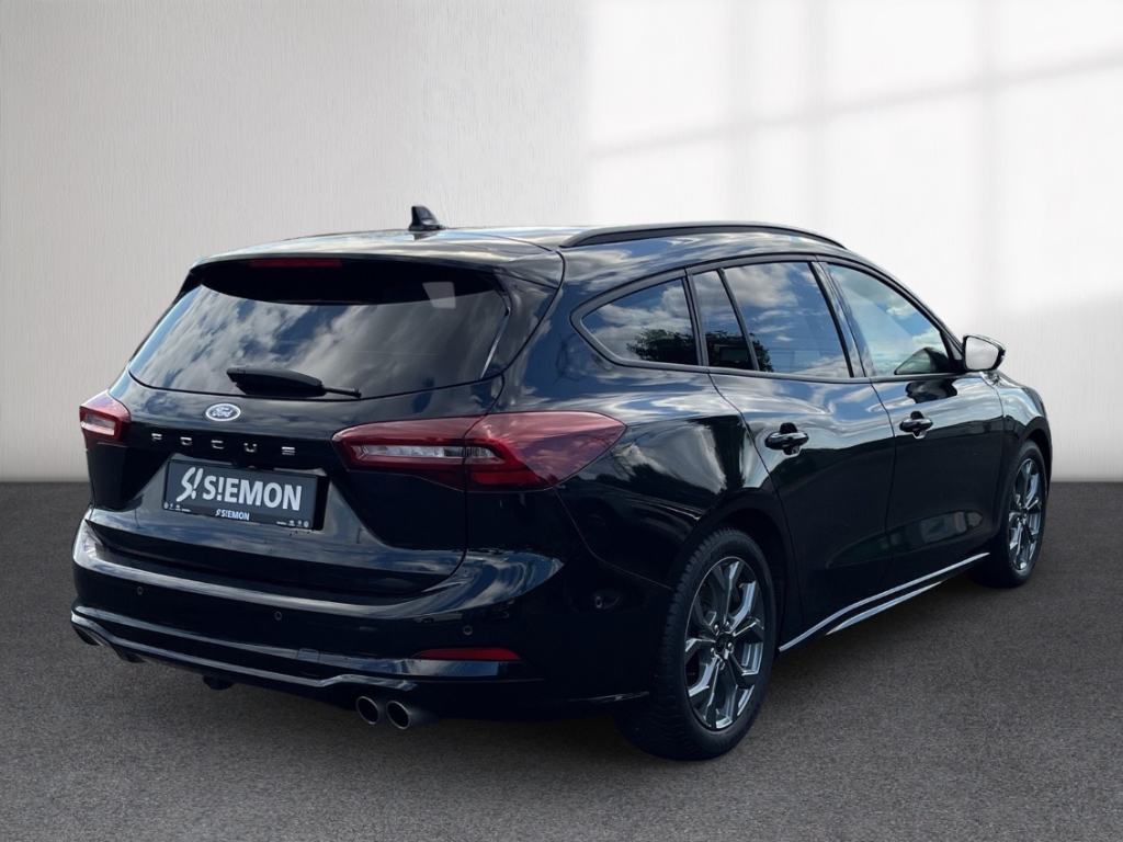 Fahrzeugabbildung Ford Focus Turnier 1.0 ST Line X AHK HUD ACC SHZ LHZ