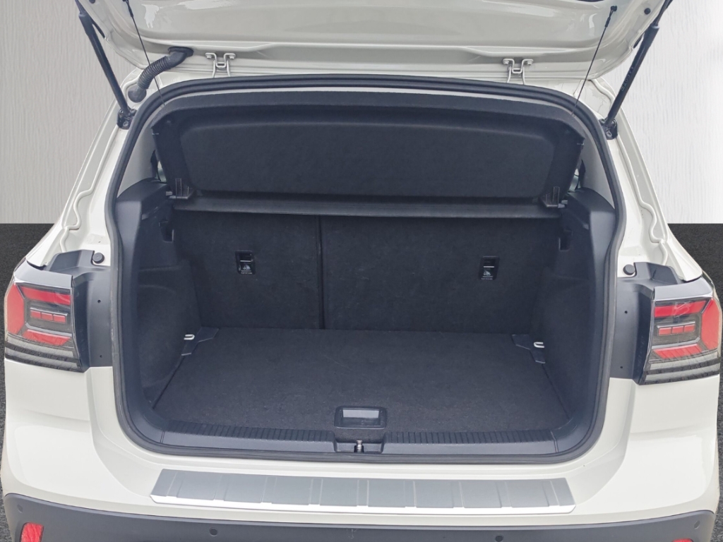 Fahrzeugabbildung Volkswagen T-Cross 1.0 TSI DSG Life ACC LED IQ.Drive SHZ RKam