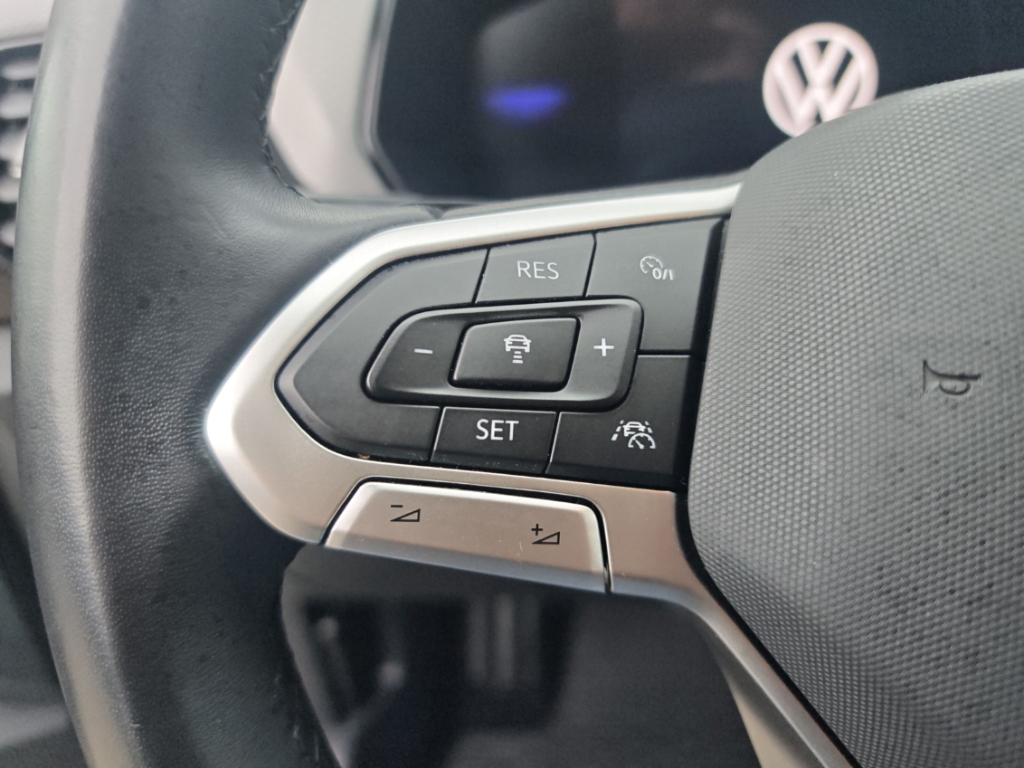 Fahrzeugabbildung Volkswagen T-Cross 1.0 TSI DSG Life ACC LED IQ.Drive SHZ RKam