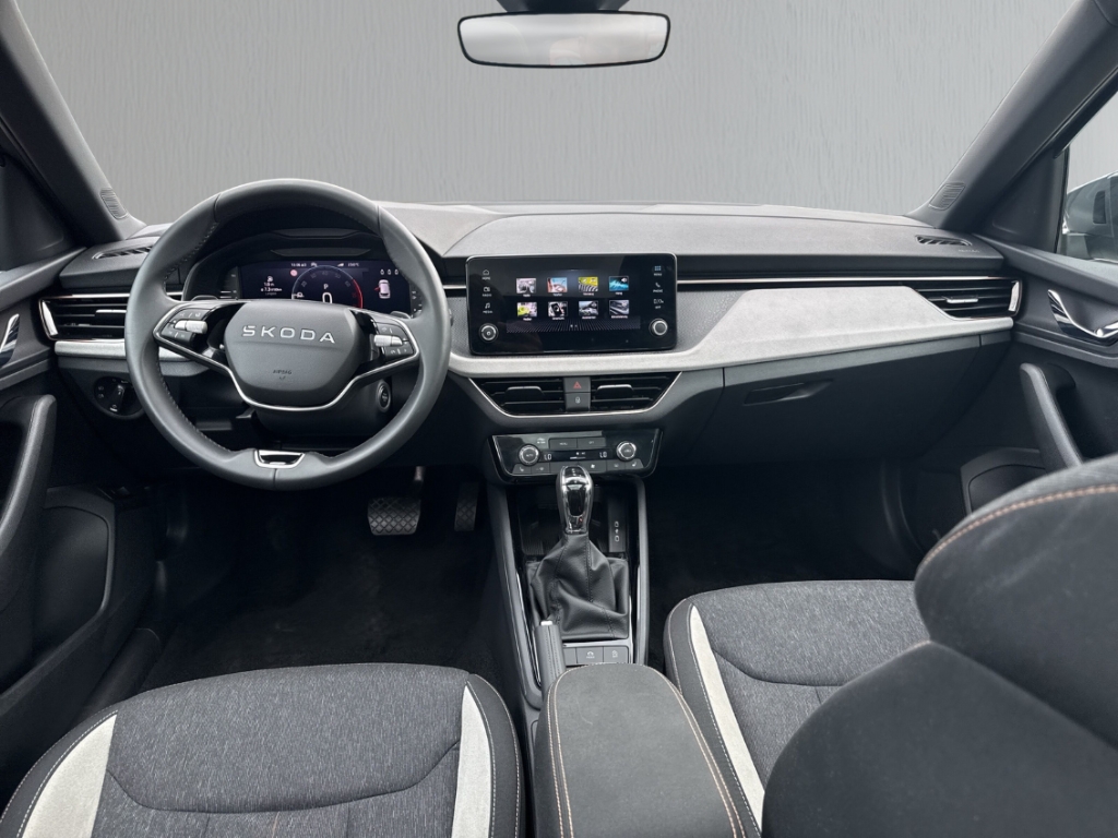 Fahrzeugabbildung SKODA Kamiq 1.0 TSI DSG 130 Jahre Premium AHK Pano Kamera