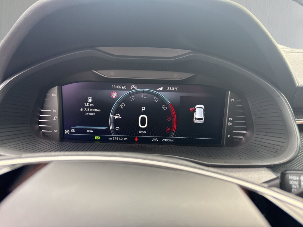 Fahrzeugabbildung SKODA Kamiq 1.0 TSI DSG 130 Jahre Premium AHK Pano Kamera
