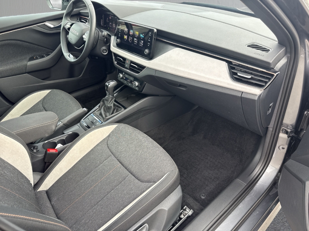 Fahrzeugabbildung SKODA Kamiq 1.0 TSI DSG 130 Jahre Premium AHK Pano Kamera