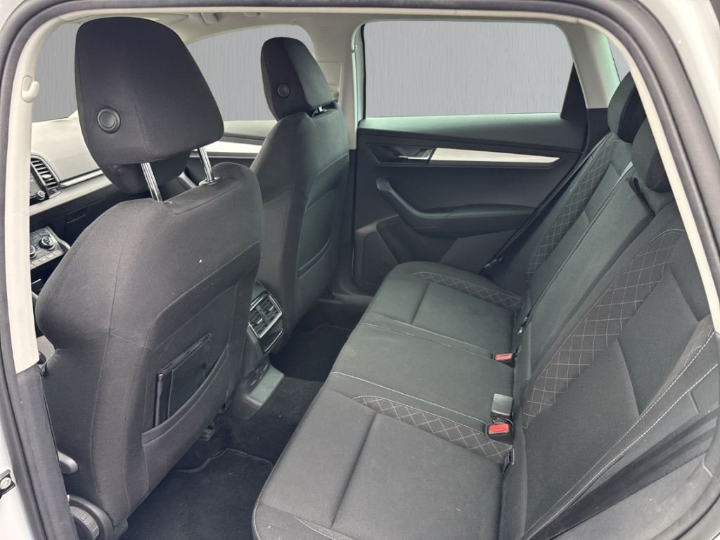 Fahrzeugabbildung SKODA Karoq 1.0 TSI Ambition Temp PDC ISOFIX Kindersitzbefestigung