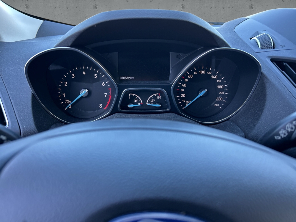 Fahrzeugabbildung Ford Kuga 1.5 EcoBoost Titanium 4x2 SHZ Bluetooth PDC