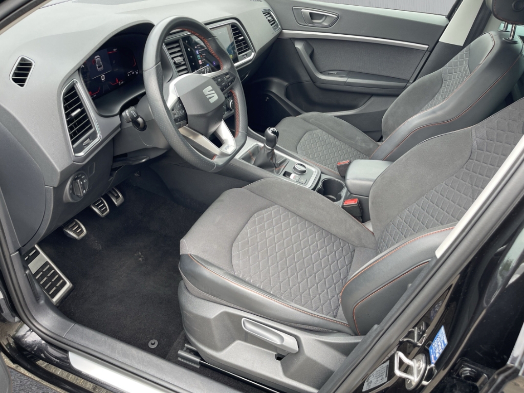 Fahrzeugabbildung SEAT Ateca 1.5 TSI FR NAVI ACC LED SHZ Full Link Alcantara