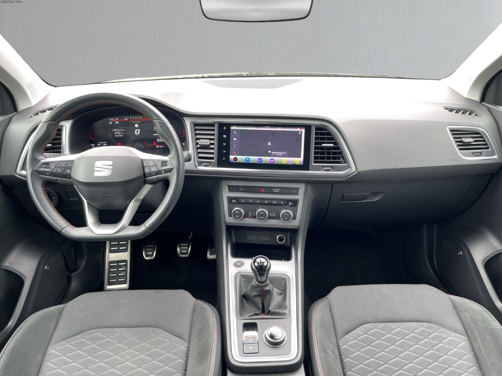 Fahrzeugabbildung SEAT Ateca 1.5 TSI FR NAVI ACC LED SHZ Full Link Alcantara