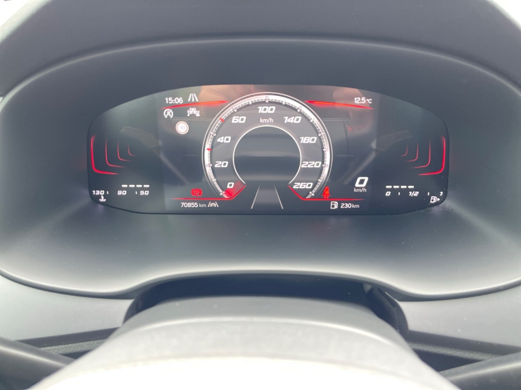 Fahrzeugabbildung SEAT Ateca 1.5 TSI FR NAVI ACC LED SHZ Full Link Alcantara