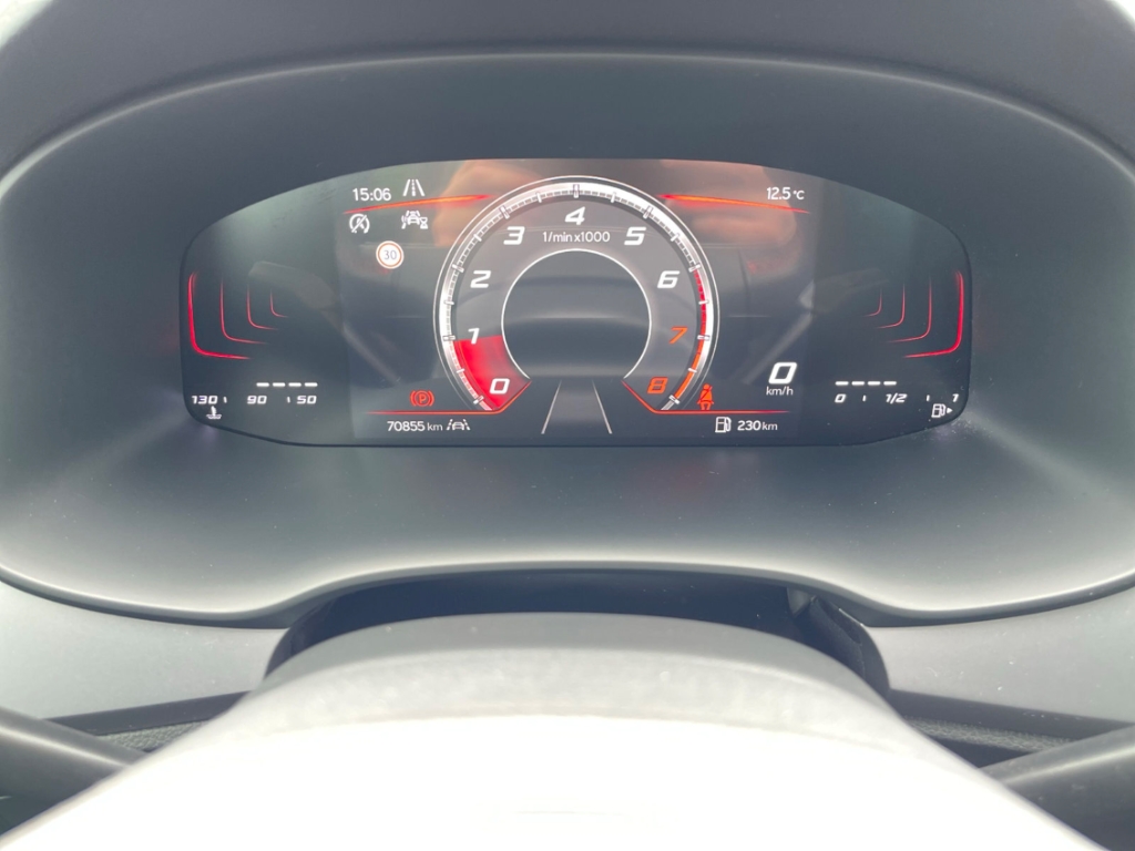Fahrzeugabbildung SEAT Ateca 1.5 TSI FR NAVI ACC LED SHZ Full Link Alcantara