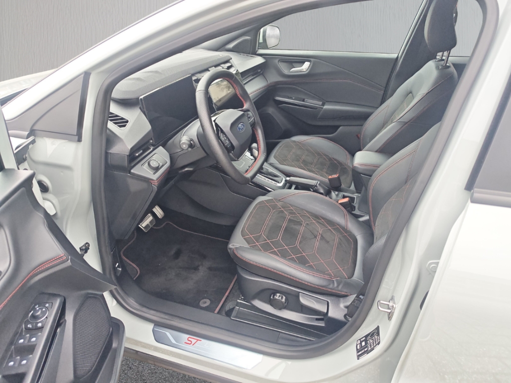 Fahrzeugabbildung Ford Puma 1.0 EB Hybr ST-LineX Matrix elHK Winter GJR