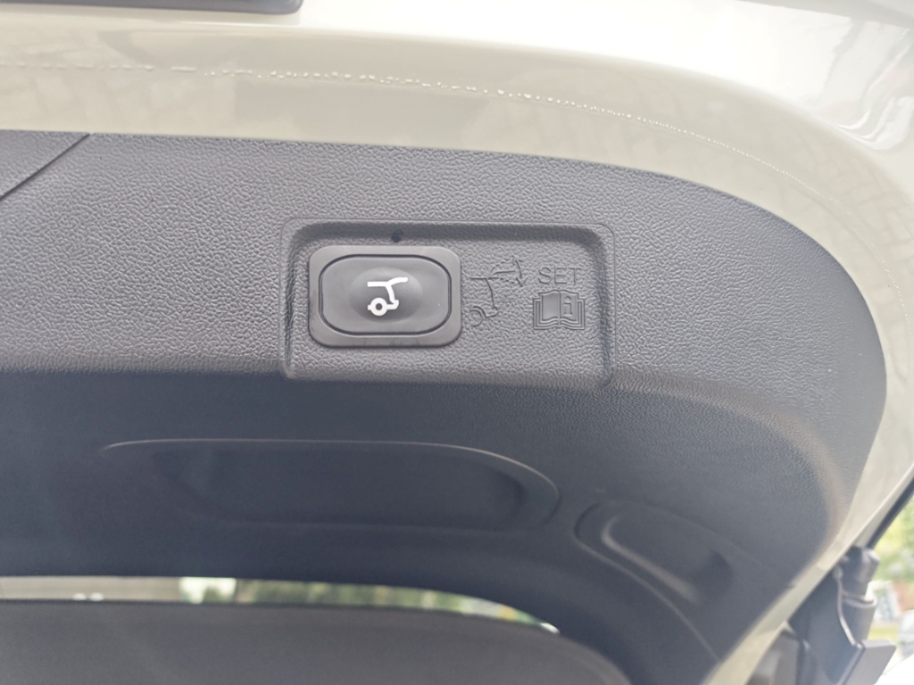Fahrzeugabbildung Ford Puma 1.0 EB Hybr ST-LineX Matrix elHK Winter GJR