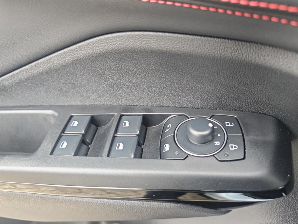 Fahrzeugabbildung Ford Puma 1.0 EB Hybr ST-LineX Matrix elHK Winter GJR